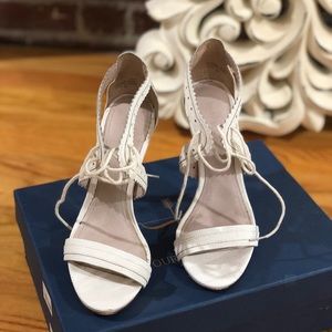 Pour La Victoire Heels